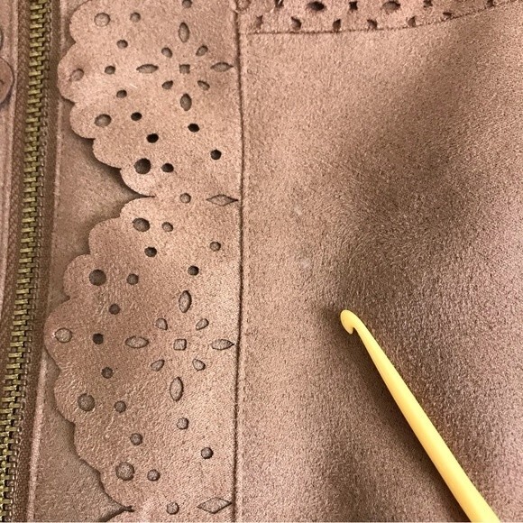 Chicos Faux Suede Perforated Laser Cut Zip Front Long Sleeve Camel Tan Jacket S - Picture 10 of 16